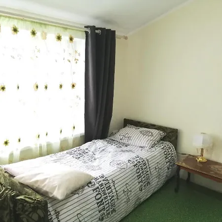 Komnata V Gostevom Dome Na Metro Osokorki Guest house *