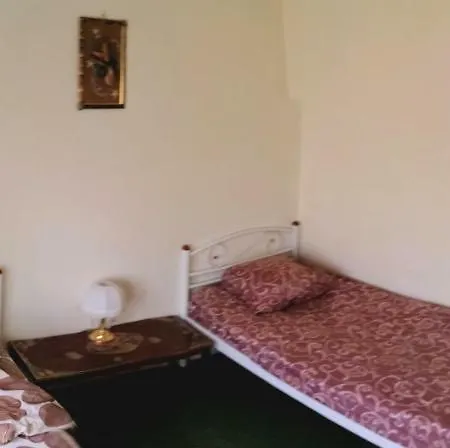 Komnata V Gostevom Dome Na Metro Osokorki Guest house Kyiv